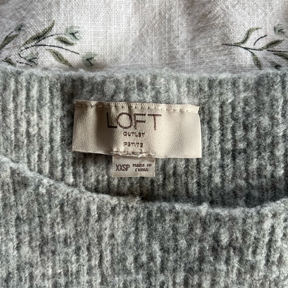 LOFT Gray Cableknit Sweater - Picture 3 of 3